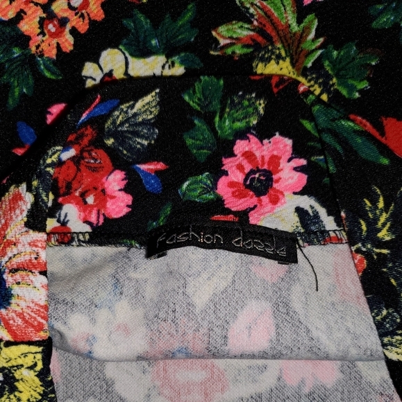 Fashionable Floral Pencil Skirt ✏ 😍 ♥ 👌 - Picture 3 of 5